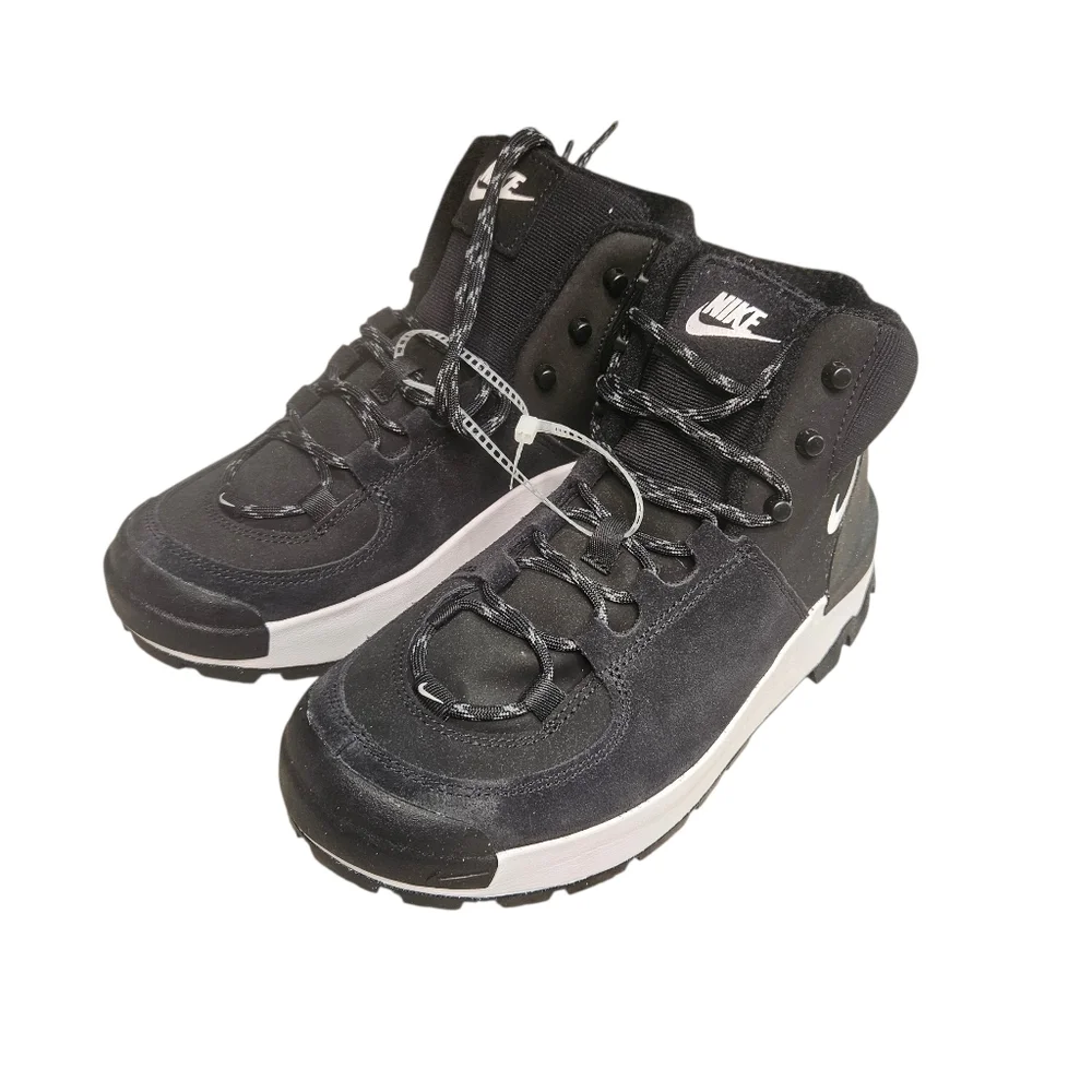 Nike Women's Black Sneakers